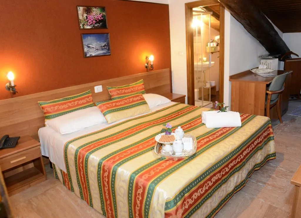 Albergo Altavilla Tirano 2*,